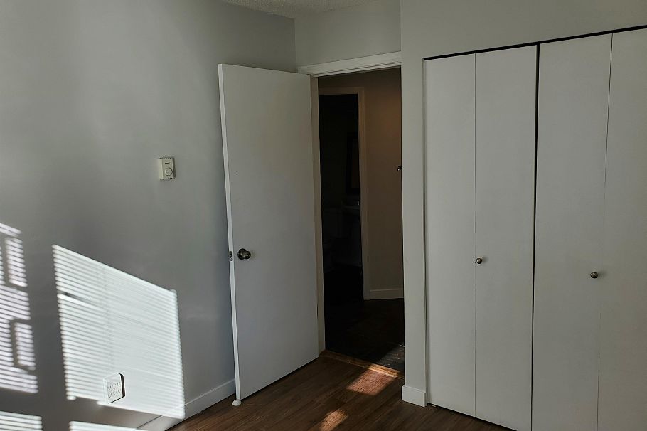 403 921 Thurlow Street Vancouver, BC - 5