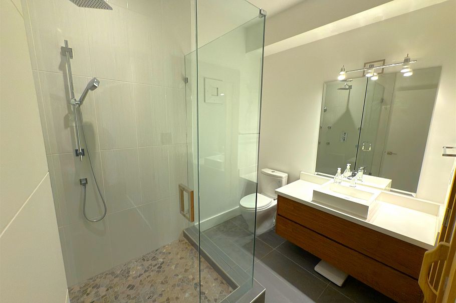 3630 W 34th Avenue Vancouver, BC - 30