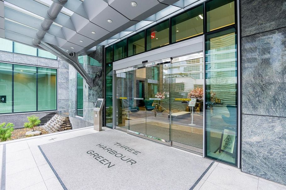 1601 277 Thurlow Street Vancouver, BC - 5