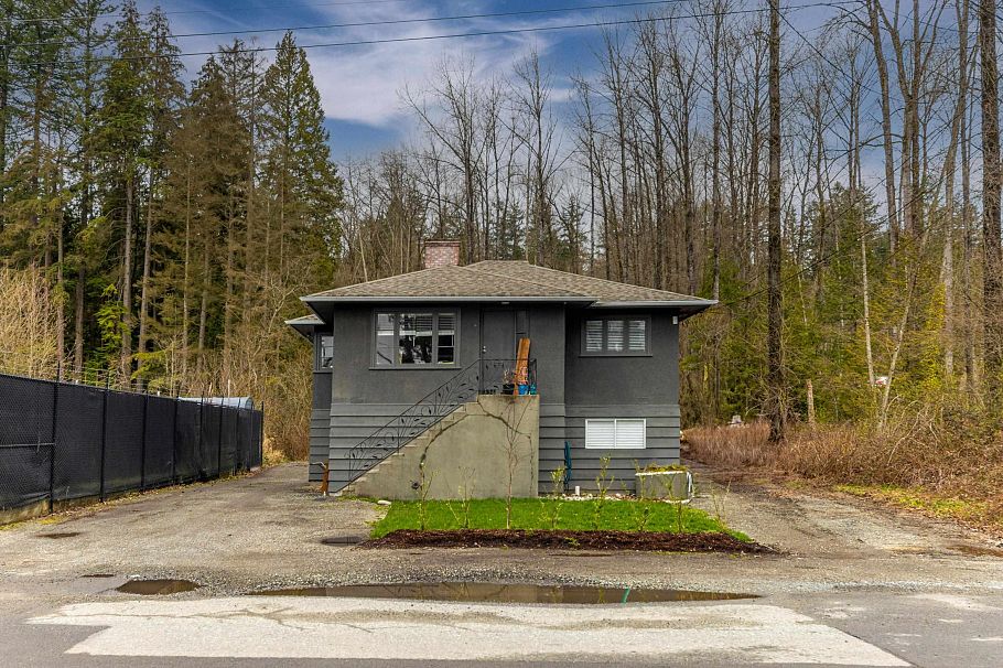 2336 Old Dollarton Road North Vancouver, BC - 1