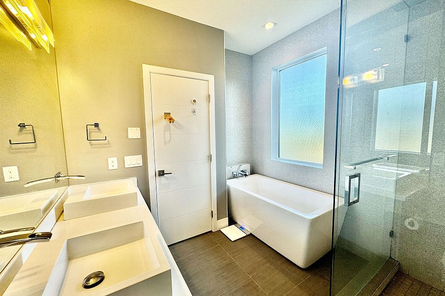 3630 W 34th Avenue Vancouver, BC - 20