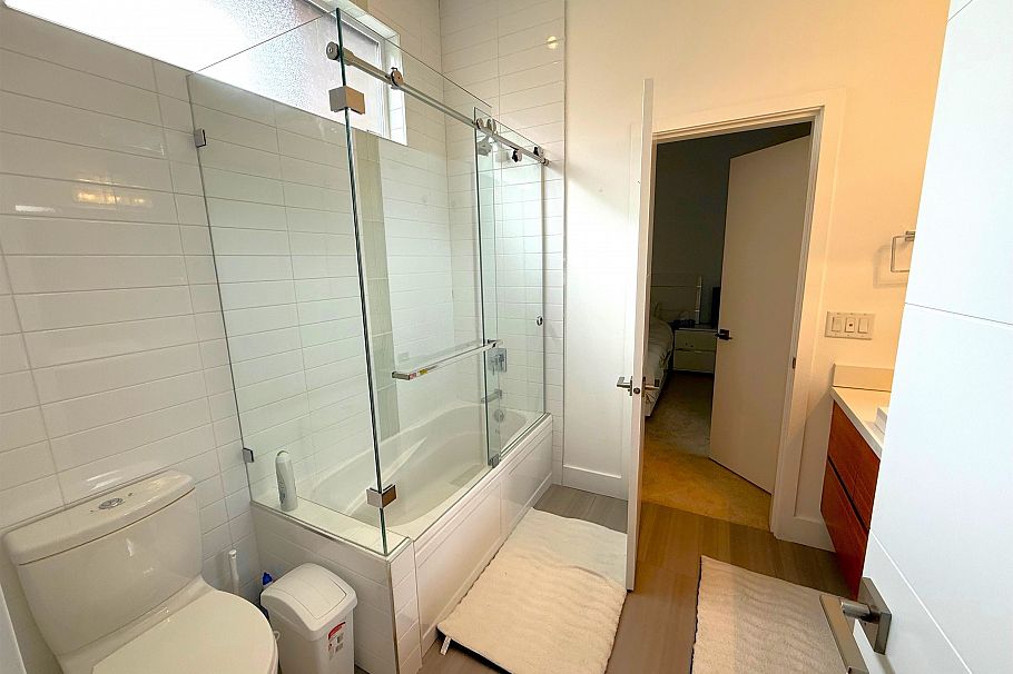 3630 W 34th Avenue Vancouver, BC - 24