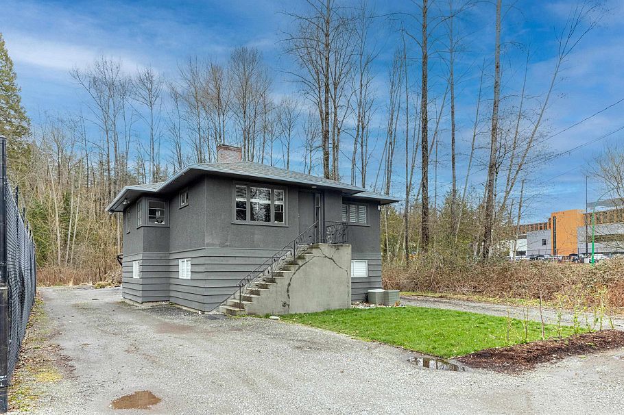 2336 Old Dollarton Road North Vancouver, BC - 3