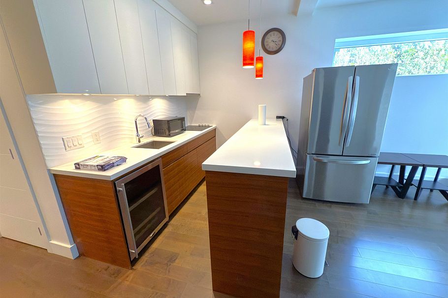 3630 W 34th Avenue Vancouver, BC - 36