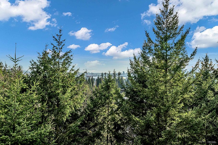 1010 2004 Fullerton Avenue North Vancouver, BC - 2