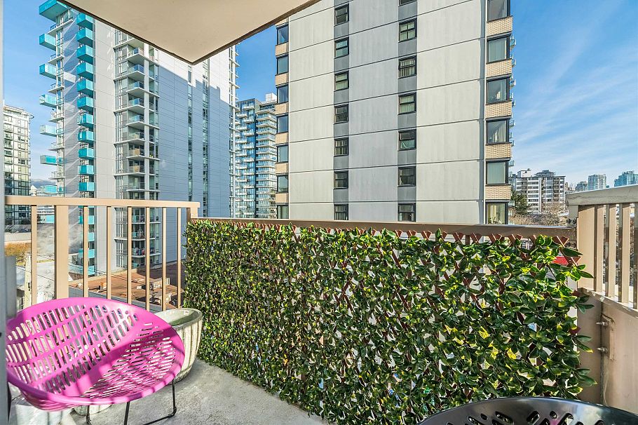 605 1251 Cardero Street Vancouver, BC - 12