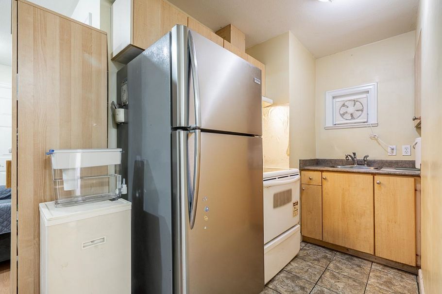 1866 Nanaimo Street Vancouver, BC - 23