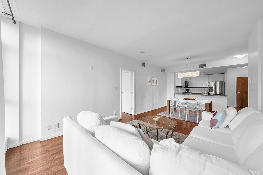 409 100 E Esplanade Street North Vancouver, BC - 14