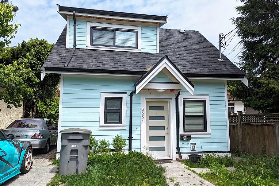 3542 W 16th Avenue Vancouver, BC - 14