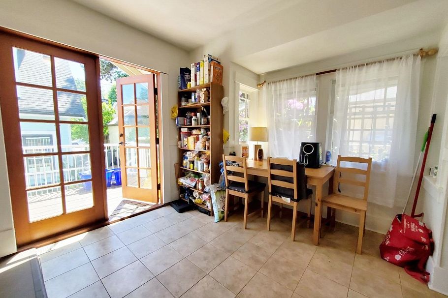 3542 W 16th Avenue Vancouver, BC - 5