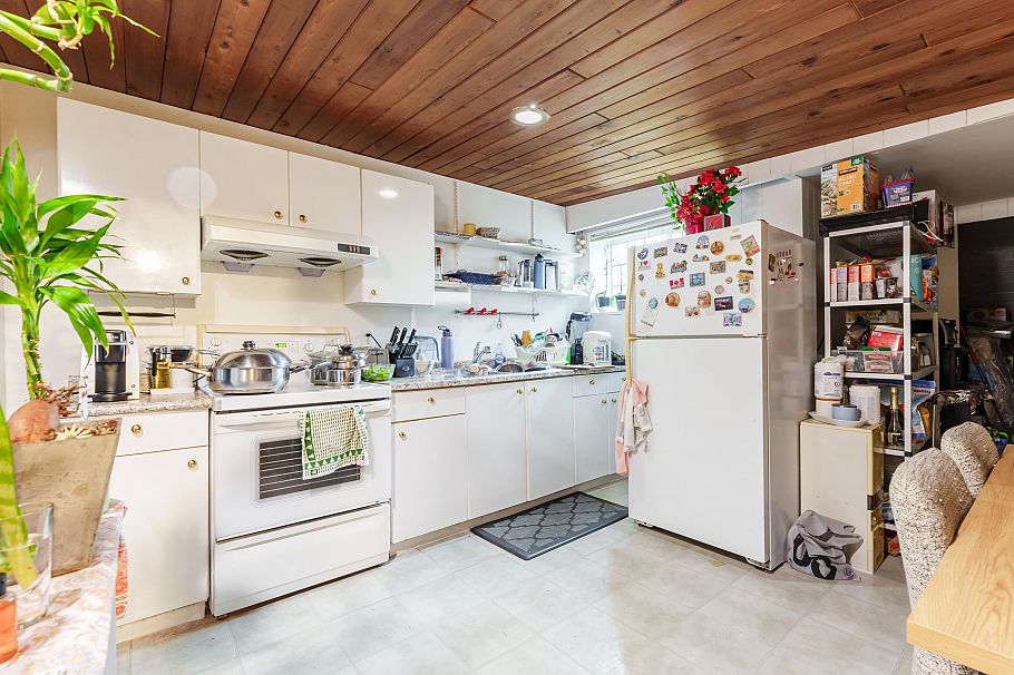 8032 Cartier Street Vancouver, BC - 16