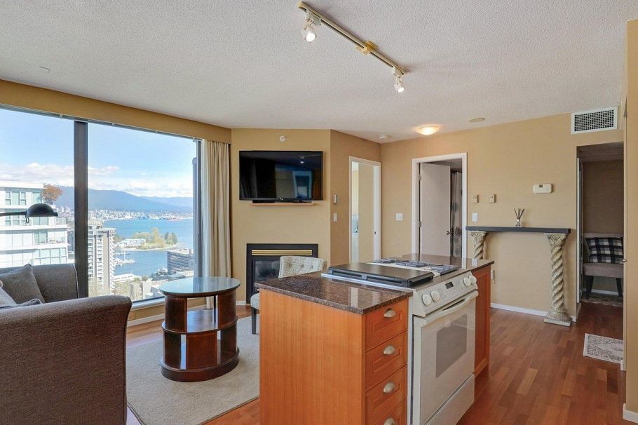 2406 1723 Alberni Street Vancouver, BC - 5