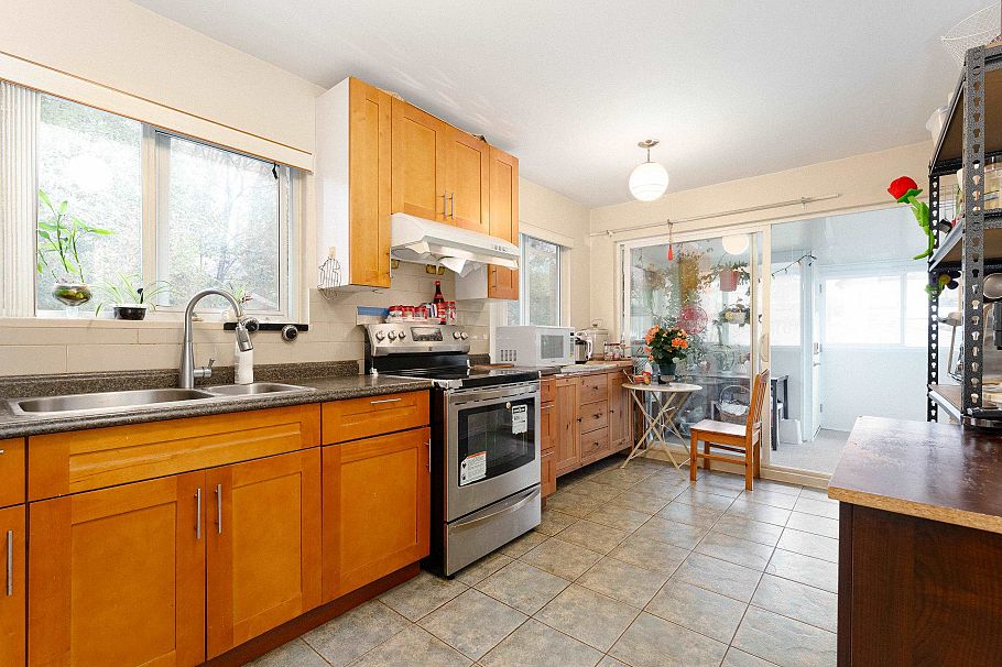 8032 Cartier Street Vancouver, BC - 7