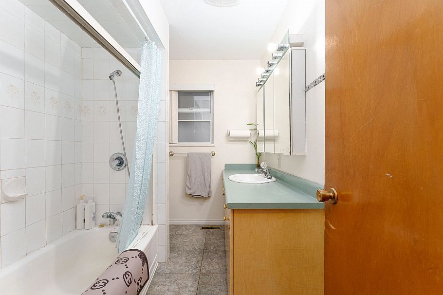 8032 Cartier Street Vancouver, BC - 19