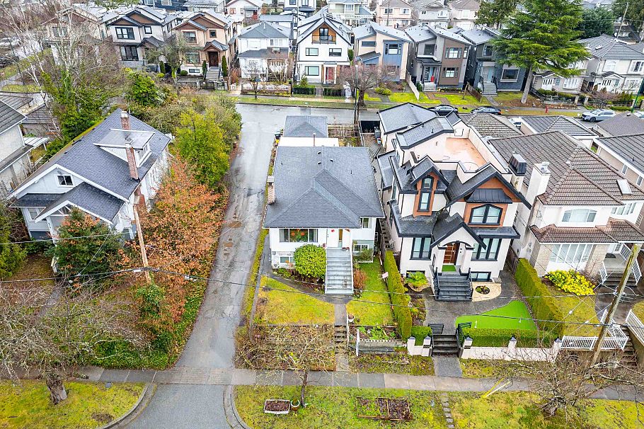 8032 Cartier Street Vancouver, BC - 22