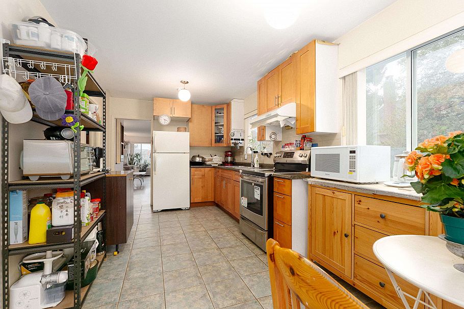 8032 Cartier Street Vancouver, BC - 8