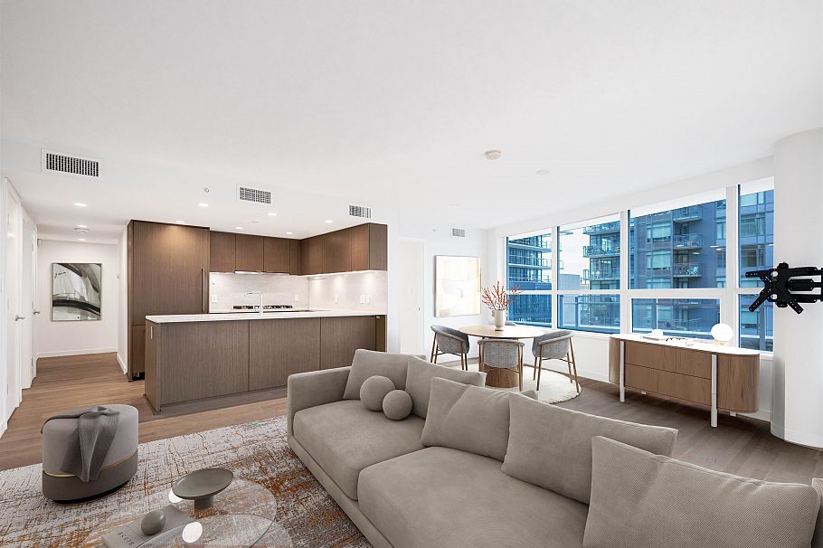 306 112 E 13th Street North Vancouver, BC - 1