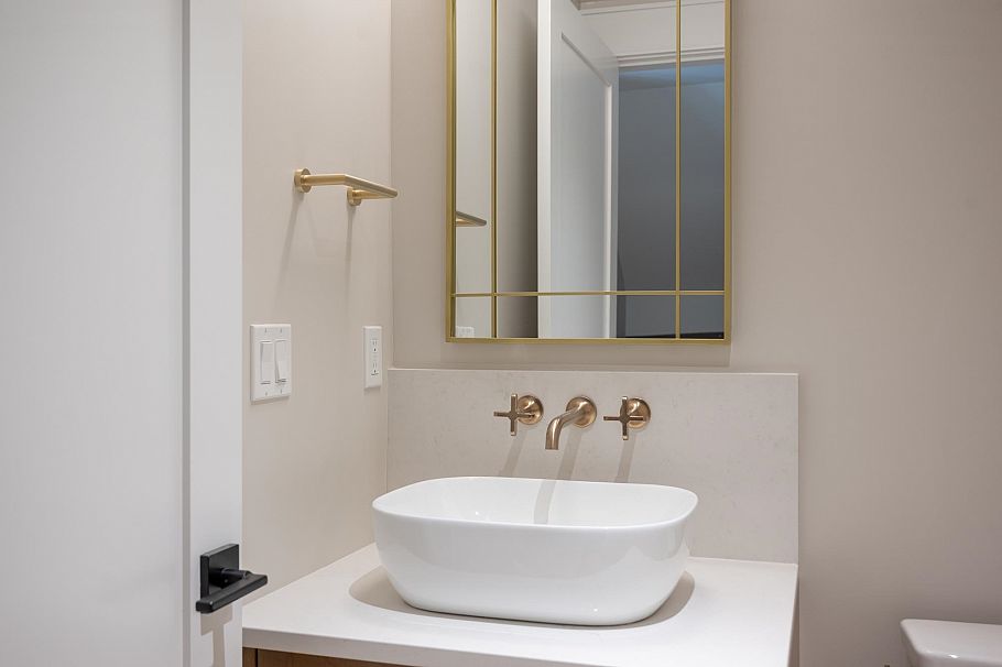 1458 W 45th Avenue Vancouver, BC - 13