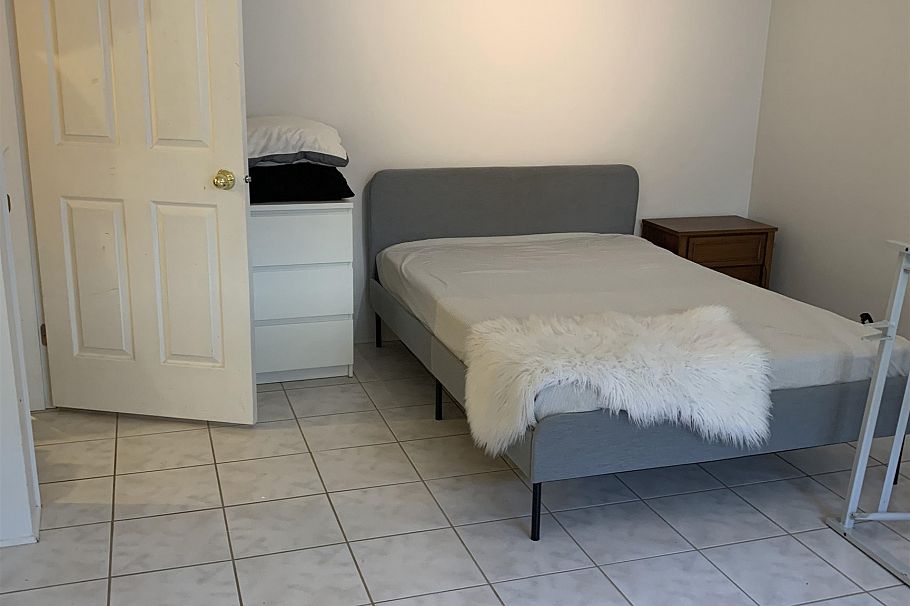 4227 W 14th Avenue Vancouver, BC - 12