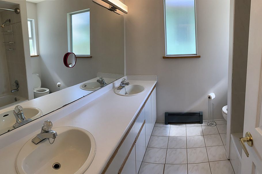 4227 W 14th Avenue Vancouver, BC - 6