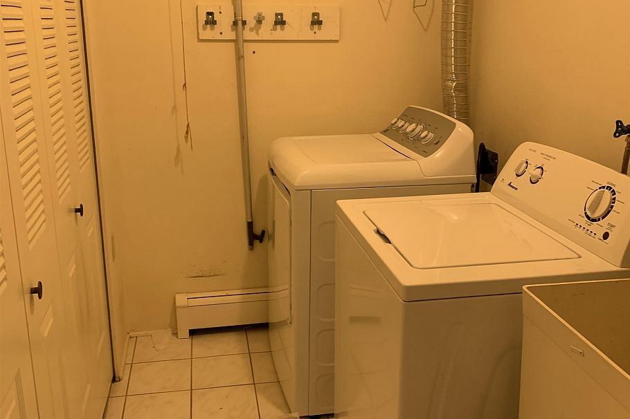 4227 W 14th Avenue Vancouver, BC - 15