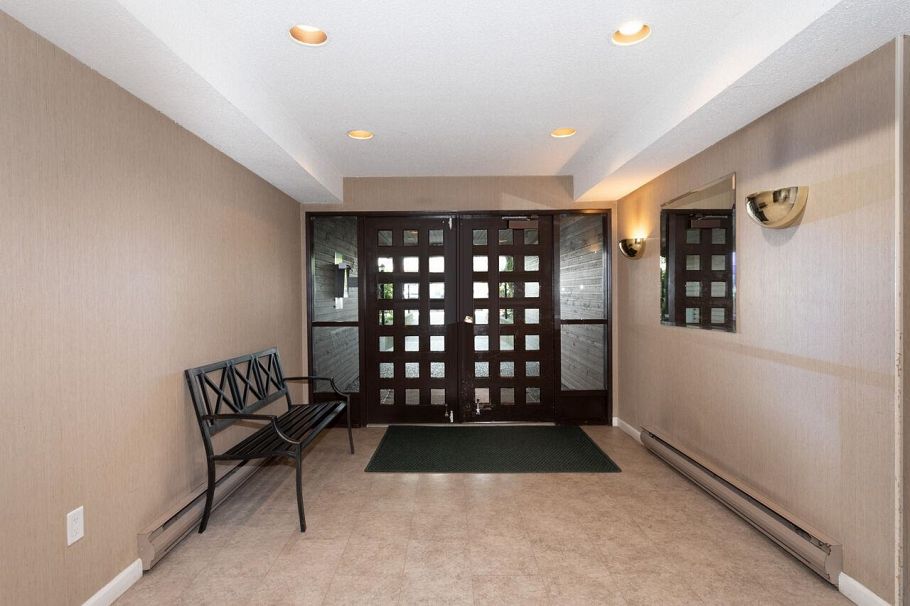 305 3680 W 7th Avenue Vancouver, BC - 3