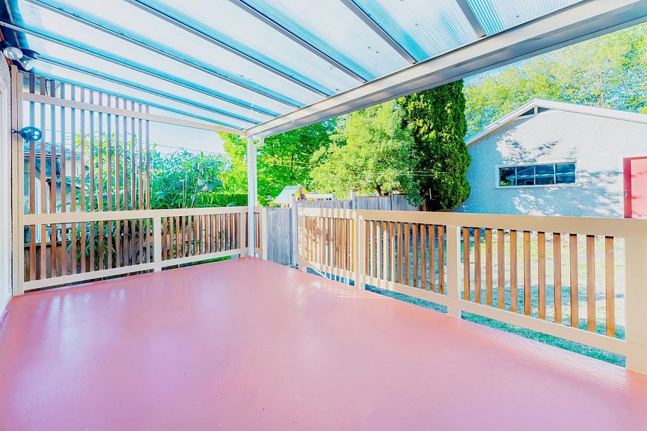 5530 College Street Vancouver, BC - 2