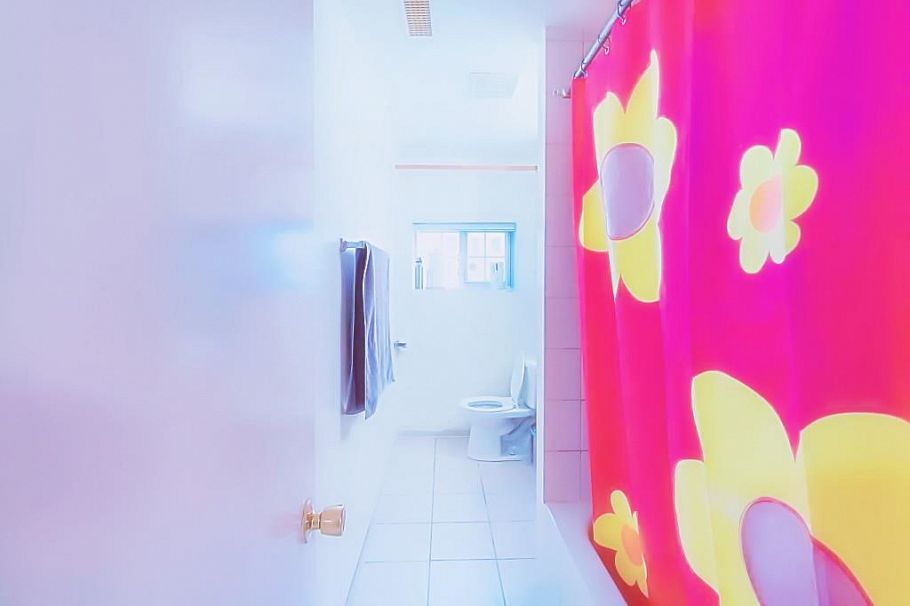 5530 College Street Vancouver, BC - 16