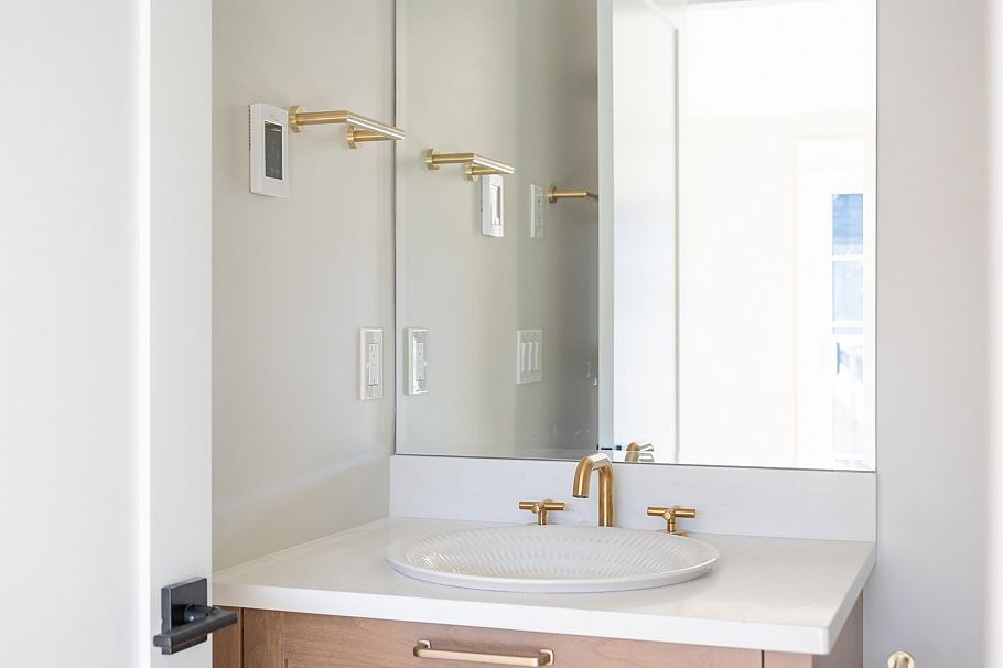 1458 W 45th Avenue Vancouver, BC - 16