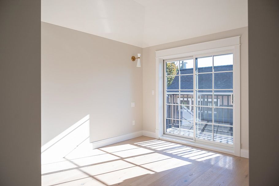 1458 W 45th Avenue Vancouver, BC - 14