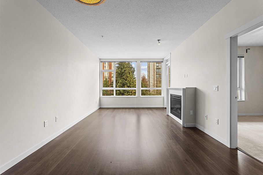 305 717 Chesterfield Avenue North Vancouver, BC - 17