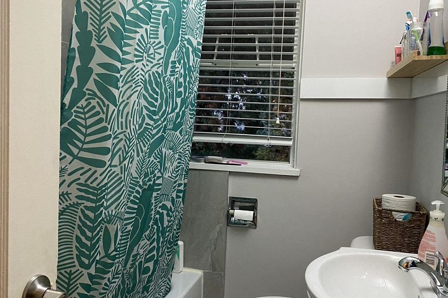 3716 W 16th Avenue Vancouver, BC - 4