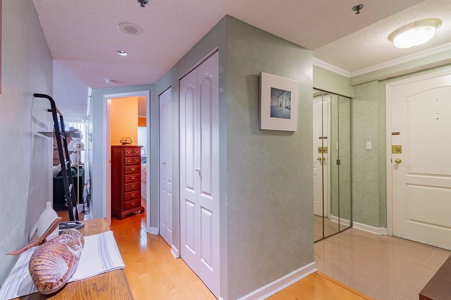 801 1132 Haro Street Vancouver, BC - 14