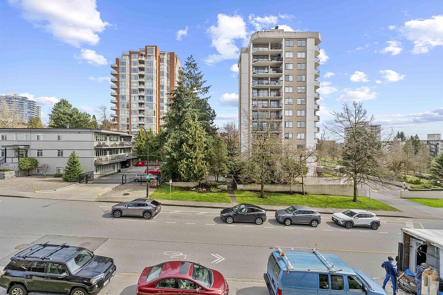 305 717 Chesterfield Avenue North Vancouver, BC - 24