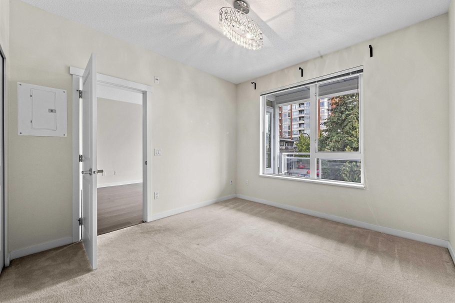 305 717 Chesterfield Avenue North Vancouver, BC - 13