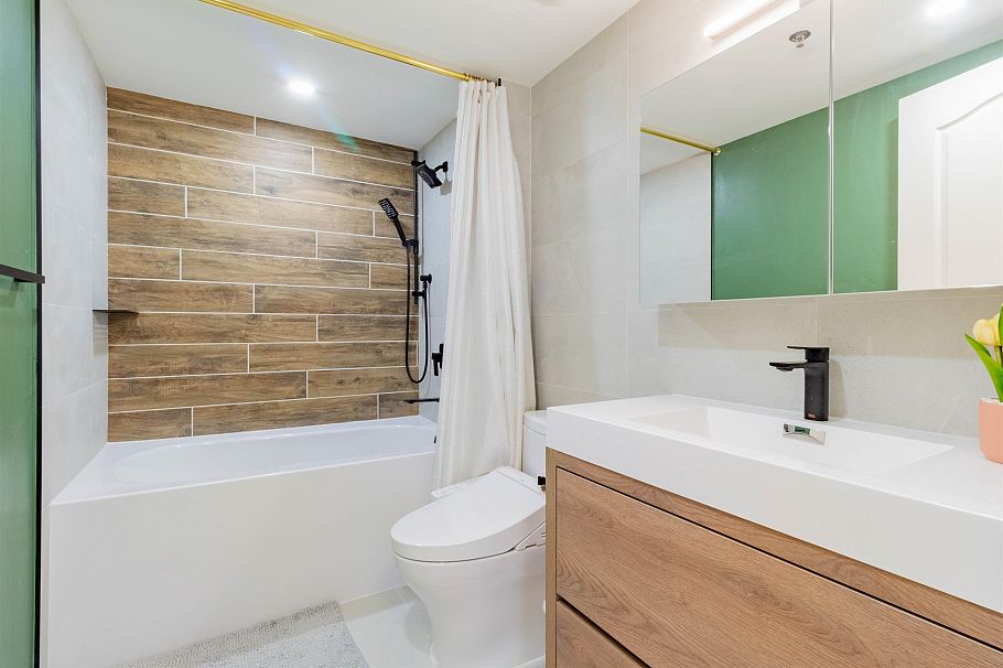 801 1132 Haro Street Vancouver, BC - 8