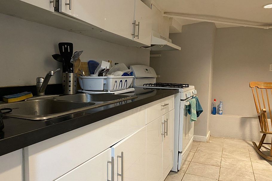 3716 W 16th Avenue Vancouver, BC - 10