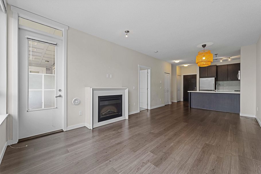 305 717 Chesterfield Avenue North Vancouver, BC - 10