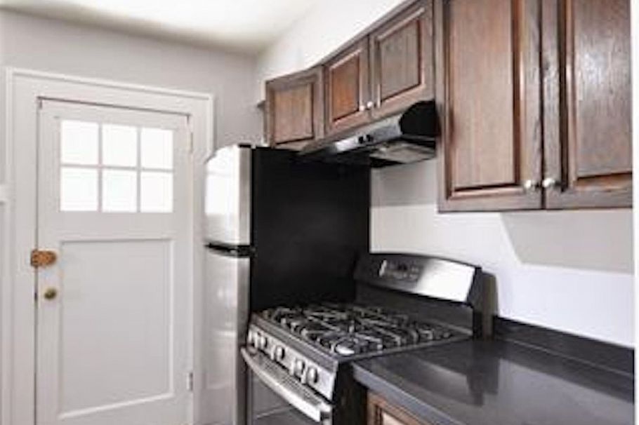 3716 W 16th Avenue Vancouver, BC - 18