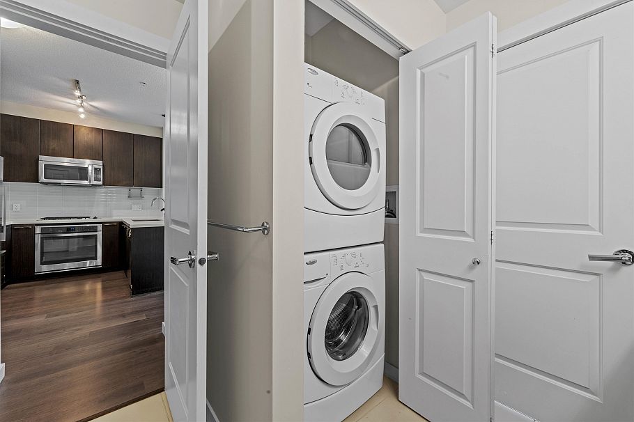 305 717 Chesterfield Avenue North Vancouver, BC - 21