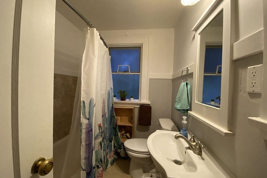 3716 W 16th Avenue Vancouver, BC - 3