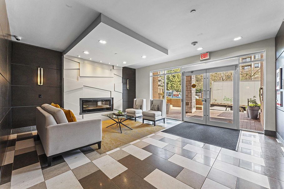 305 717 Chesterfield Avenue North Vancouver, BC - 3