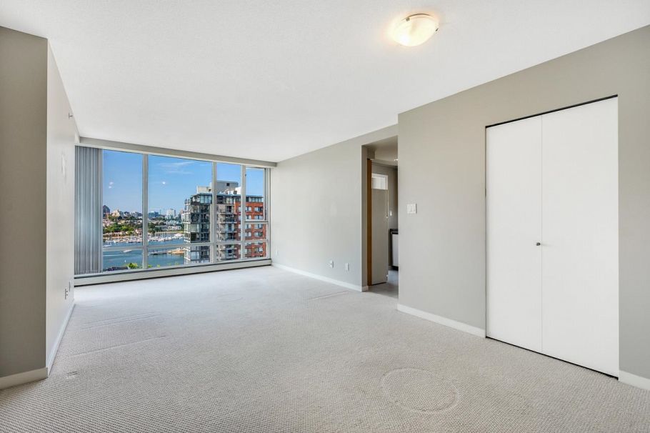 1901 1201 Marinaside Crescent Vancouver, BC - 4