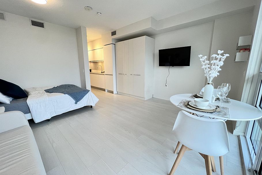 809 180 E 2nd Avenue Vancouver, BC - 4