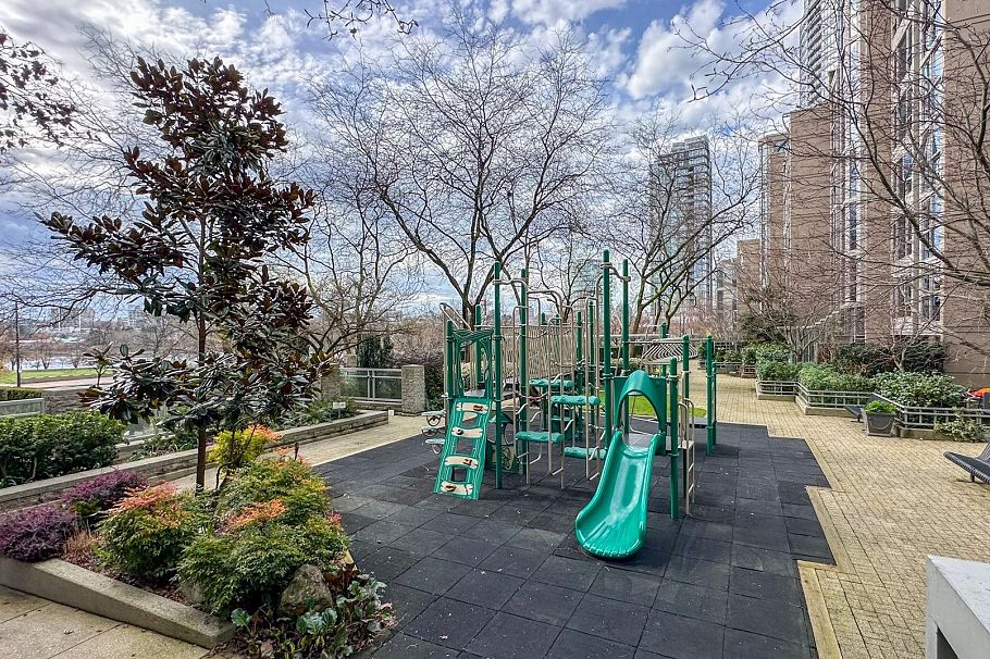 701 1318 Homer Street Vancouver, BC - 23