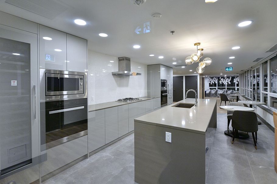 1703 1675 Lions Gate Lane North Vancouver, BC - 8