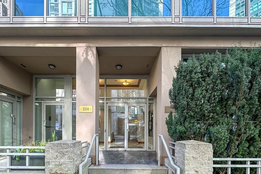 701 1318 Homer Street Vancouver, BC - 3