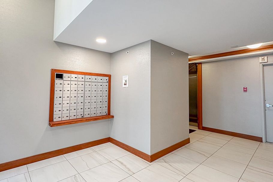 701 1318 Homer Street Vancouver, BC - 4