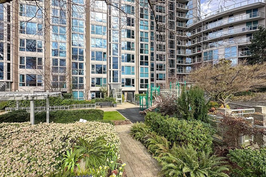 701 1318 Homer Street Vancouver, BC - 25