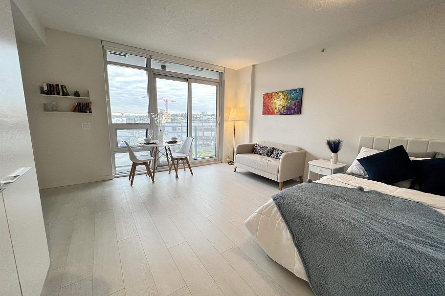 809 180 E 2nd Avenue Vancouver, BC - 1